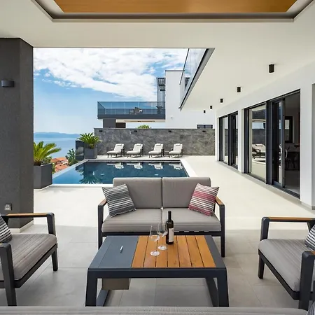 Three Elements Villas - Villa Titanium 오파티아